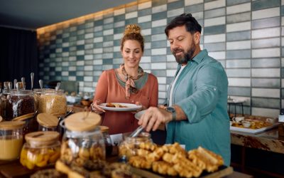 Alimentele interzise la all inclusive: Riscuri rele pentru sănătate