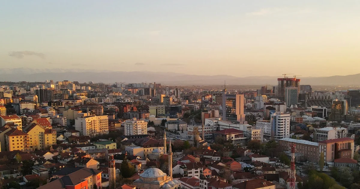 UE forțează Kosovo să-i primească pe judecătorii sârbi înapoi
