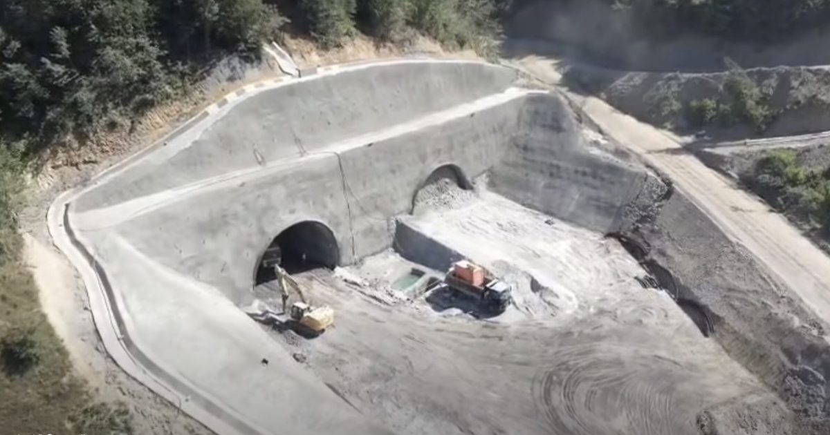 Șantier uriaș pe DN7: Trei tuneluri și nouă viaducte, simultan la Boița-Cornetu