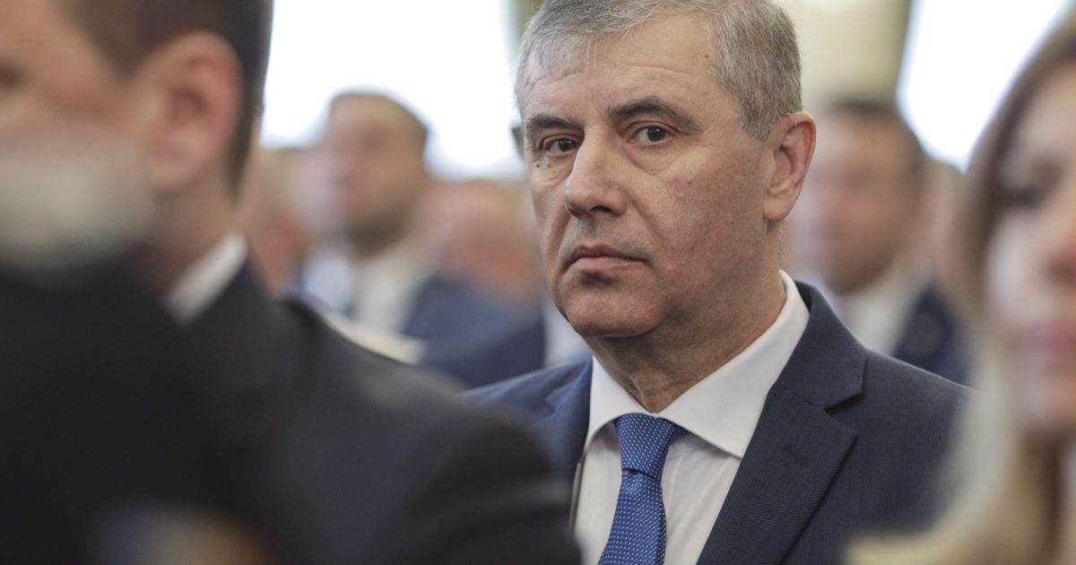 Zeci de ONG-uri cer demiterea șefului SPP, Lucian Pahonțu