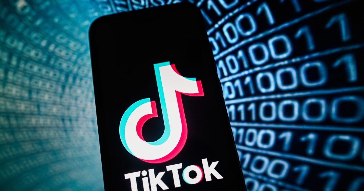 Tinerii, pe TikTok pentru bani: Experții trag semnalul de alarmă