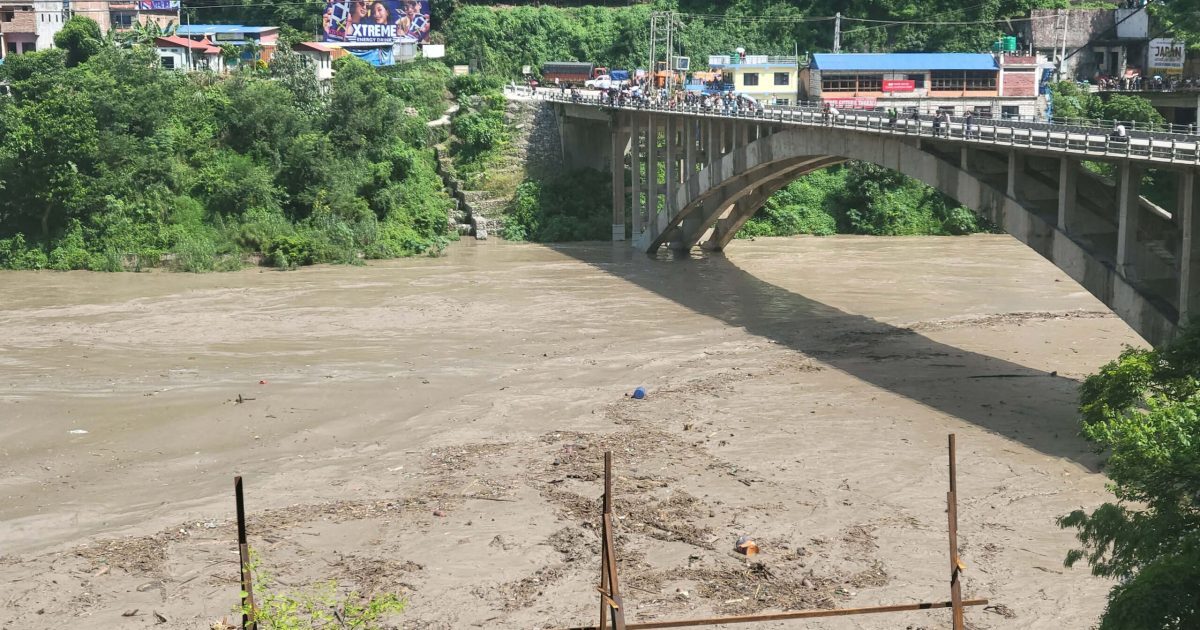 Nepal în haos: Românii, alertați de MAE să evite zonele afectate