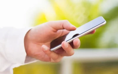 Telefonul tău personal, obligatoriu la muncă? Angajații fac apel
