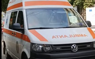 Tineri atacă ambulanță la Cluj: Echipaj lovit cu bâte și pietre