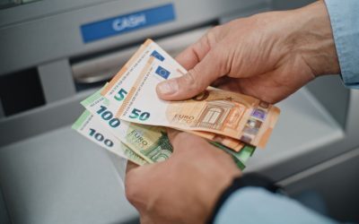 Bancnote false în străinătate: Fii atent la restul primit