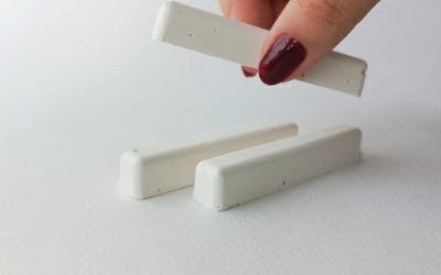 Cretă în dulap: Trucul banal pentru haine fără umezeală