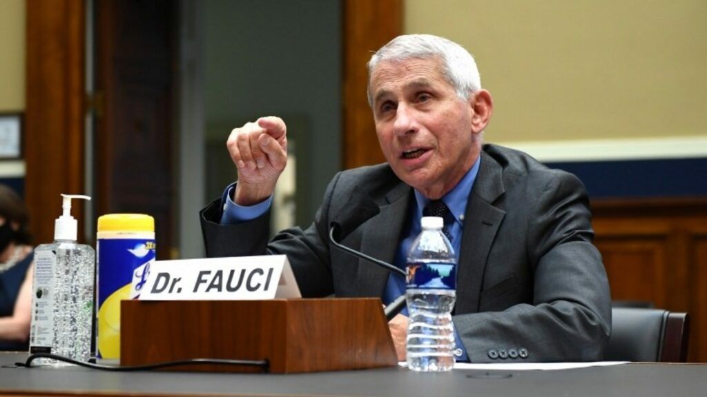 Fauci, controverse noi: Vaccin COVID poate provoca avort spontan?