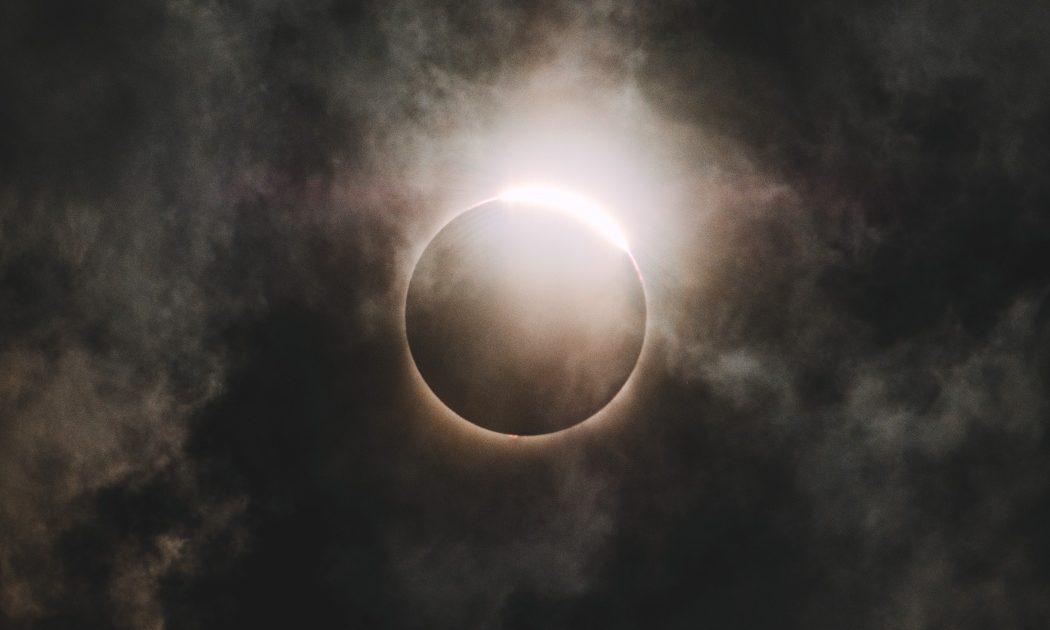 Eclipsa a trecut: Ce ne rezervă astrele pentru fiecare zodie