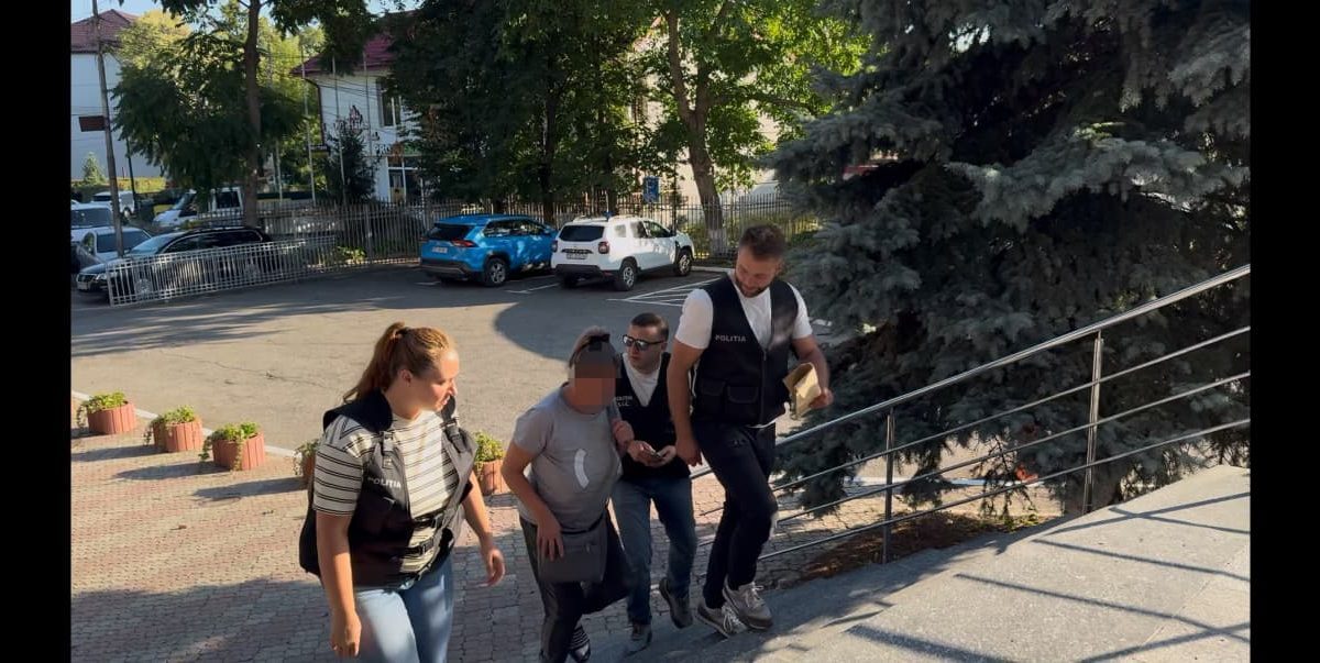 Bărbat dispărut din aprilie, găsit îngropat în curte. Partenera, reținută