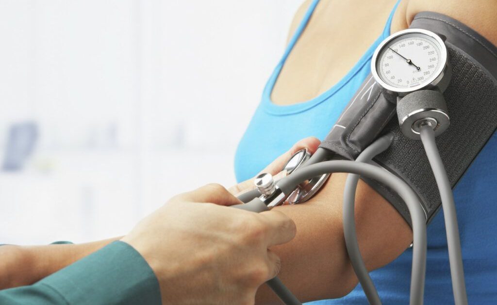 Tensiune 14 cu 9: Când e urgență și mergi la medic