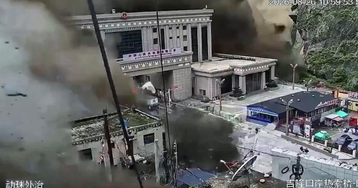 Nepal sub ape: Viitură catastrofală, zeci de morți, sute dispăruți