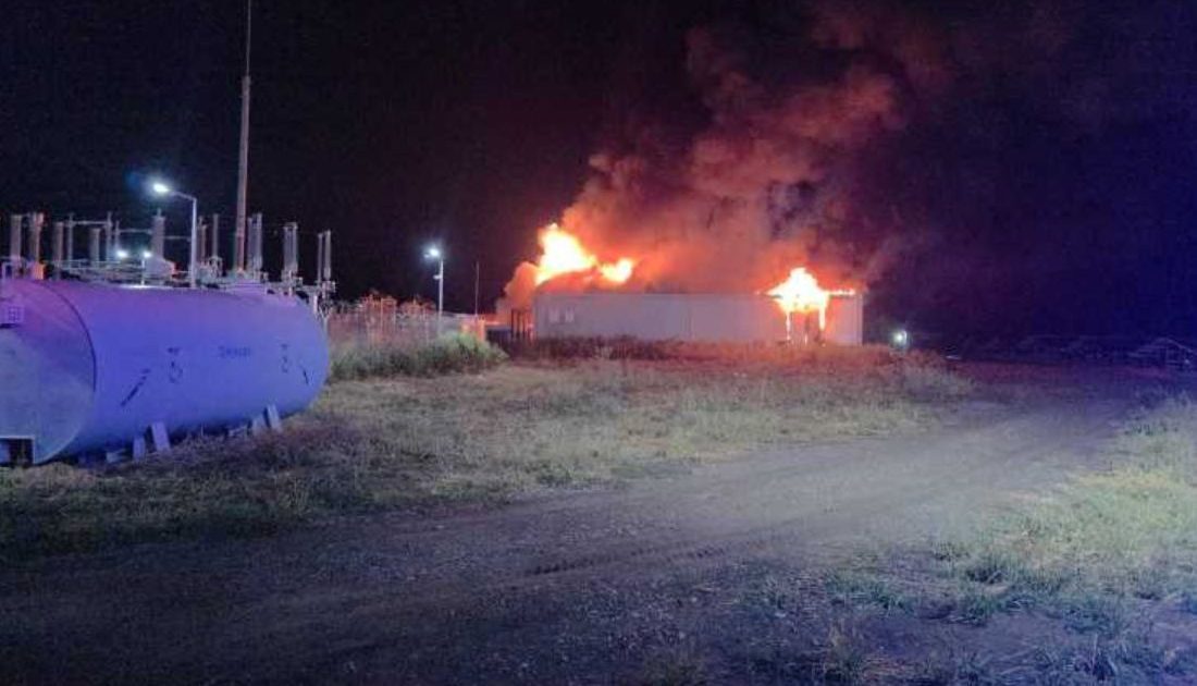 Incendiu la Stâlpu, Buzău: Explozie la hala de baterii electrice