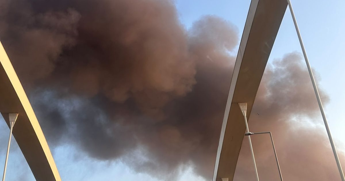 Incendiu în [Oraș/Județ]: Fum dens, pericol anunțat