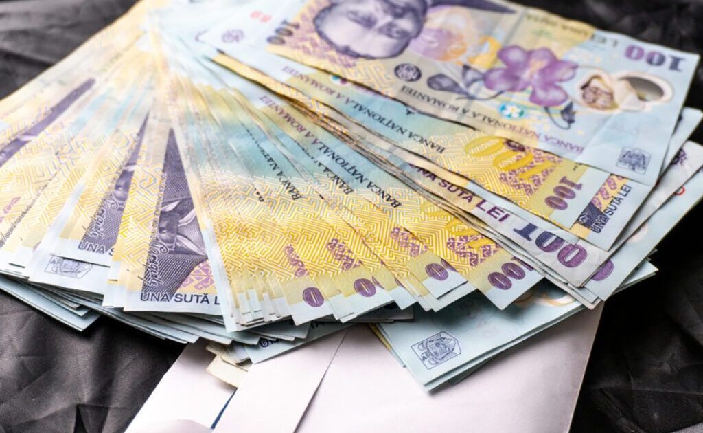 Statul dă 15.000 lei: Cine depune cererea din 17 august