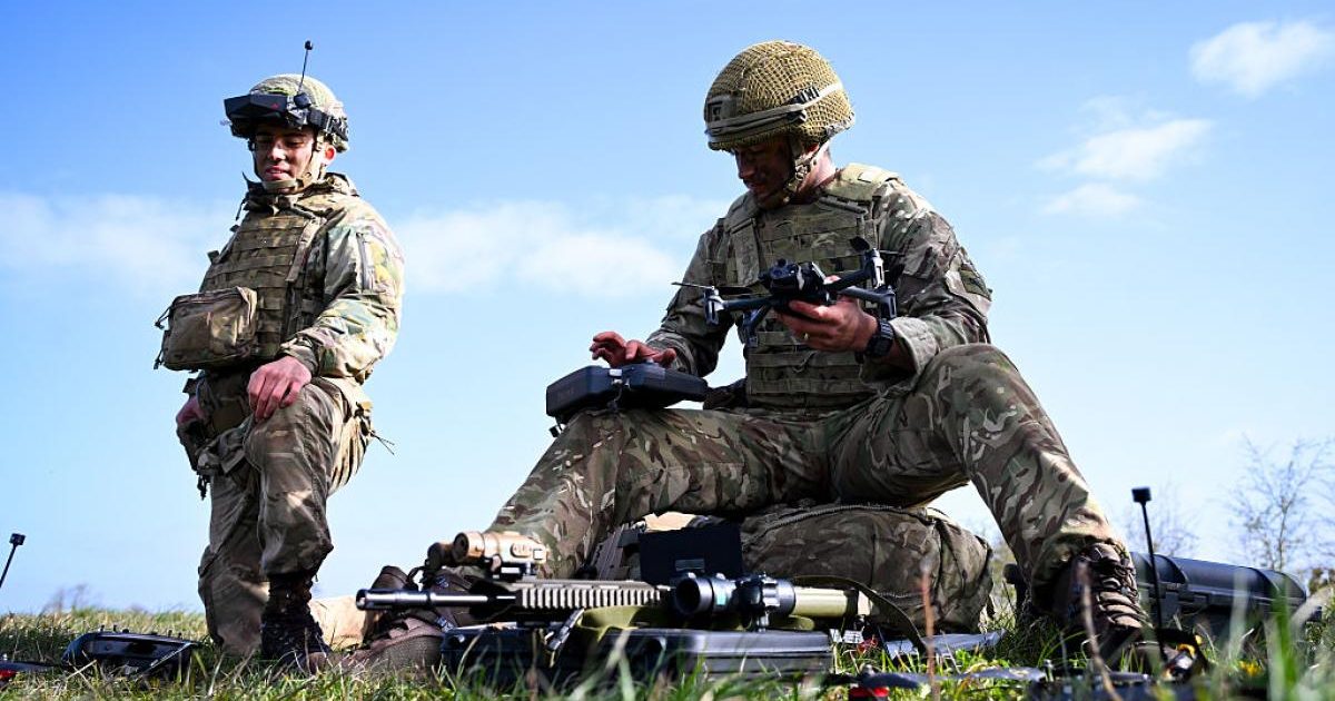 NATO: Drone AI, oameni decid cine trăiește sau moare