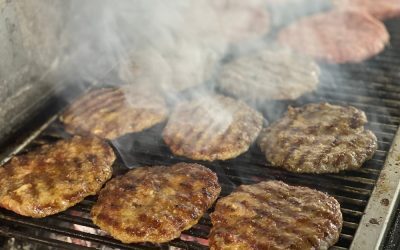 Pljeskavica sârbească: Rețeta secretă, mai bună ca burgerii