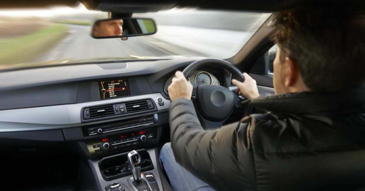 Vitezoman, prins la 172 km/h, escortat la spital pentru tatăl bolnav