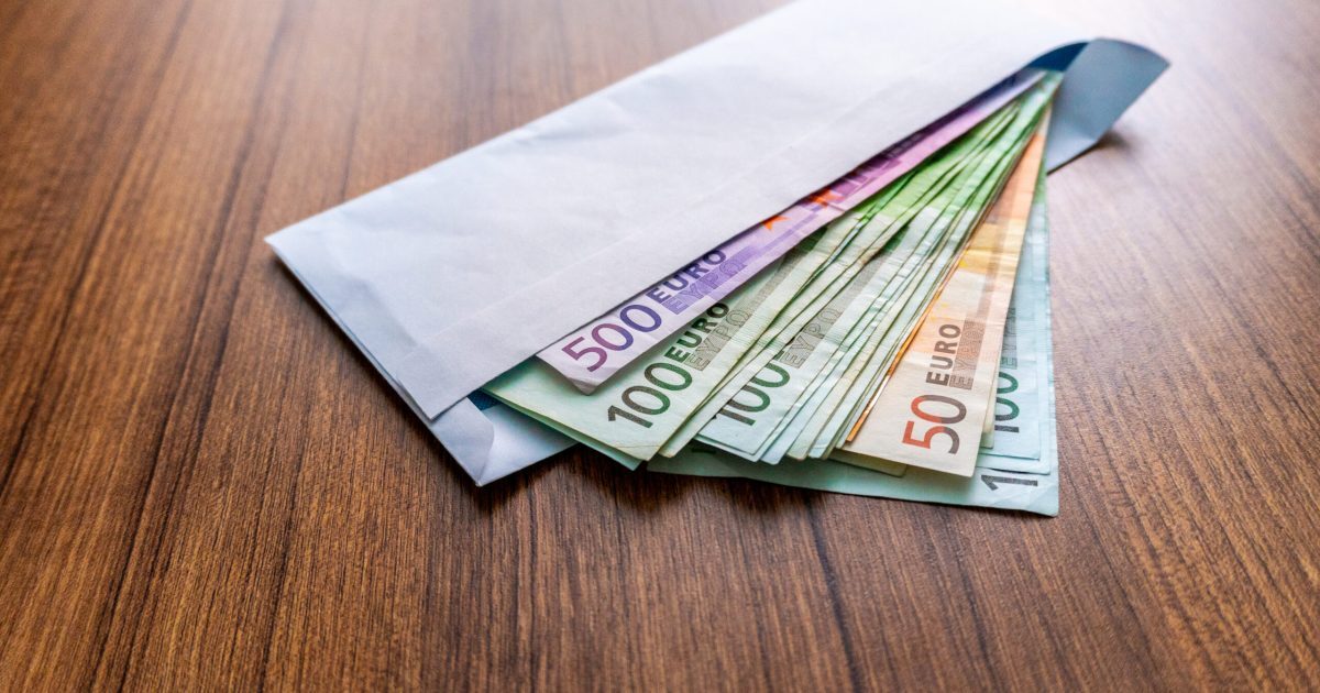 Doi pensionari, fără datorii: Secretul financiar al vieții fericite
