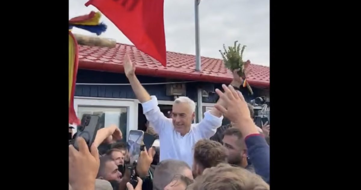 Nu campanie, ci lucrare. Așa se apără liderul