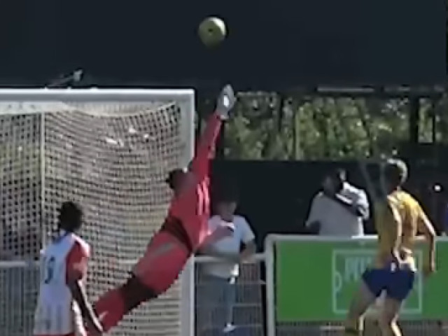 Fotbalist, 36 de ani, proclamat rege pe teren