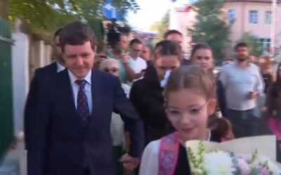 Nicuşor Dan, la școală: „Educația e mai mult decât note”