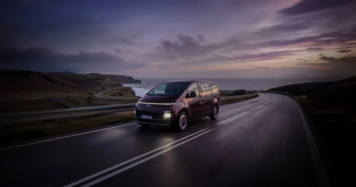 Hyundai lovește VW: Electrică-monstru cu 9 locuri, la preț de ID. Buzz
