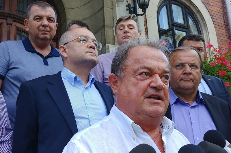 PNL cere premier „azi-mâine”. Cine scapă de scăderea din sondaje