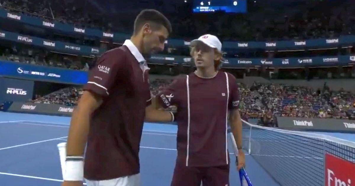 Novak Djokovic rămâne neînvins la Beijing, el a câștigat trofeul după ce adversarul său a abandonat