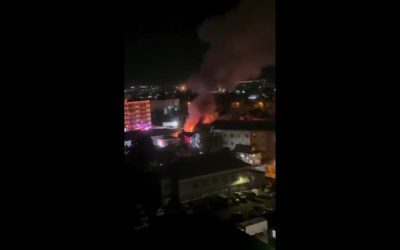 Incendiu devastator în Slatina: Doi adulți și un copil, la spital