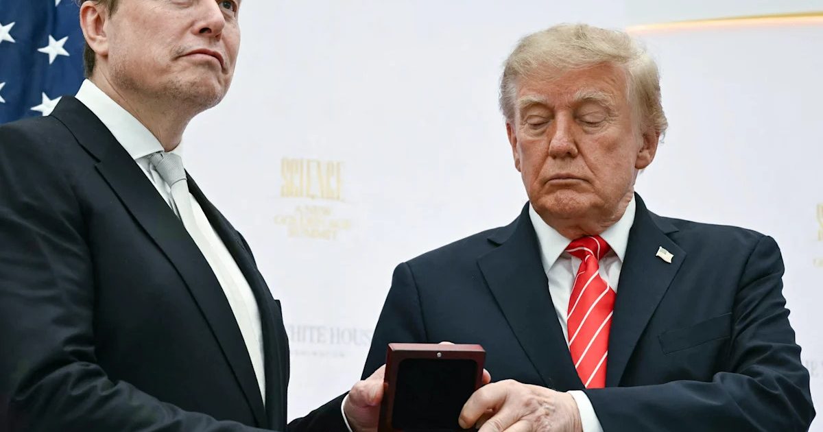 SpaceX taie Starlink în Ucraina. Nici Trump, nici Musk nu vor decizia